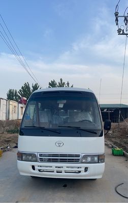 Autocarro Toyota Coaster de 30 lugares em bom estado e norma de emissões Euro 3