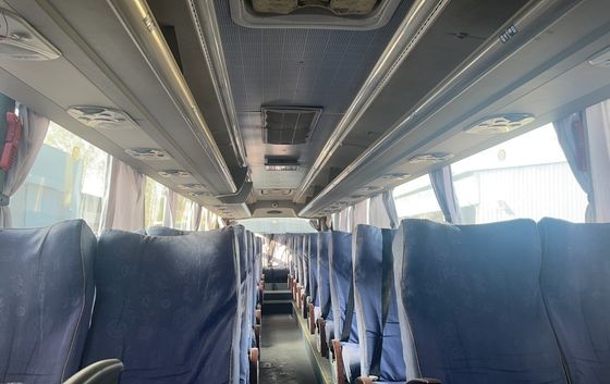 Ônibus de turismo de luxo de passageiros com direção LHD e interior espaçoso